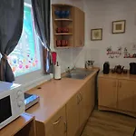 Na Zboczu - Rodzinny W Lesie Na Mazurach Z Basenem I Sauna Guzowy Piec
